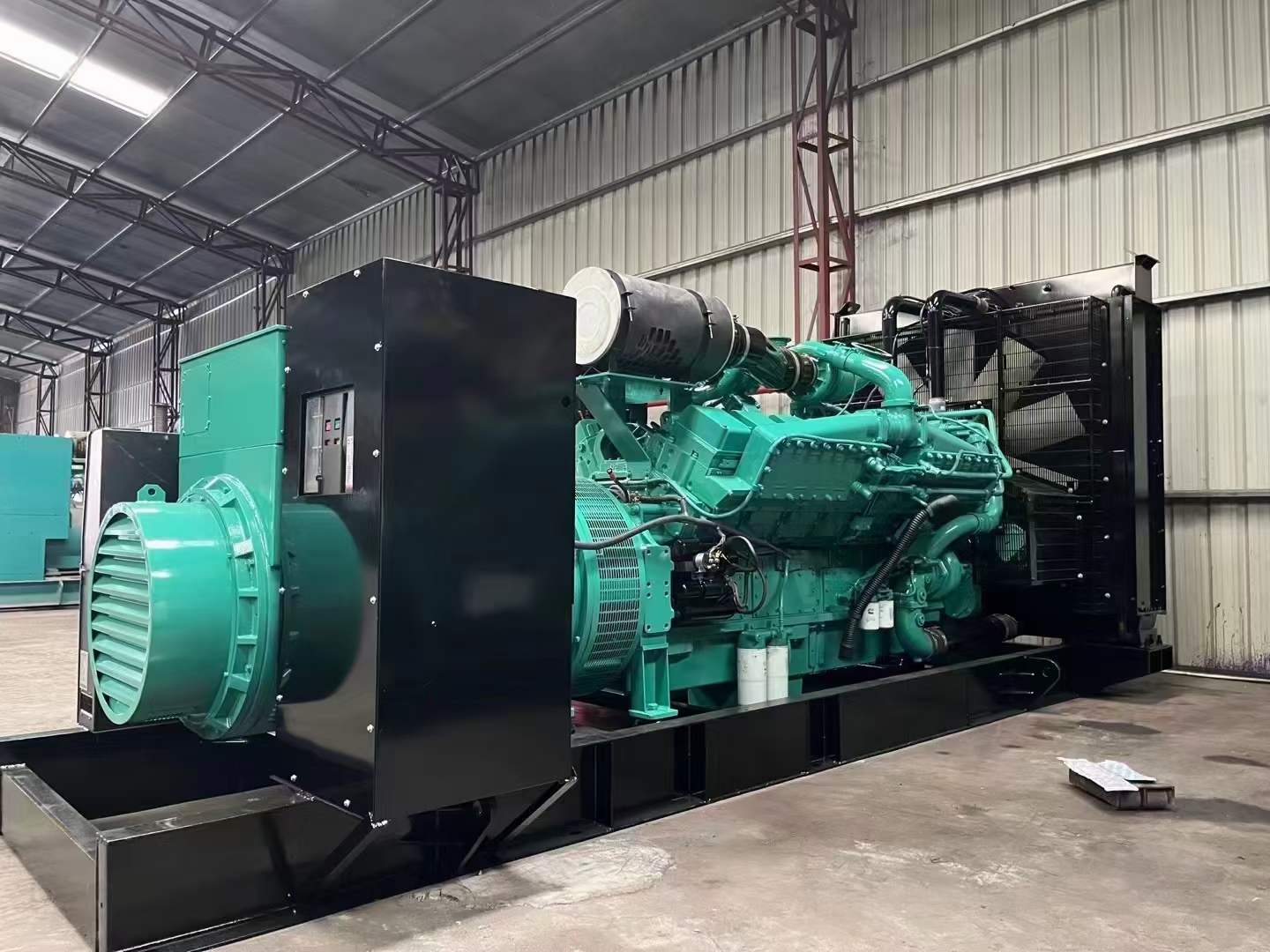 新都如何降低 800kW 柴油发电机输出电流的波动？
