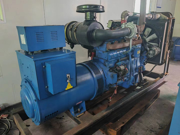 新都100kW柴油发电机组使用多级机油有哪些优缺点？